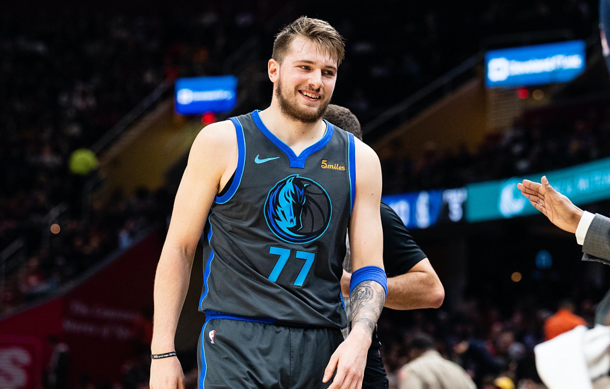 记者：布伦特福德阻挠维萨加盟纽卡，球员已经取关俱乐部账号