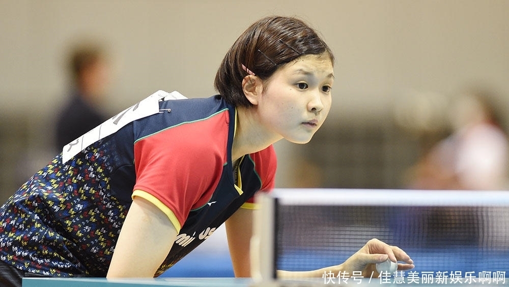 他用一记看 他用一记看